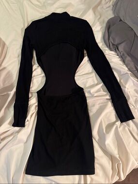 White Fox Boutique Black Open back Long-Sleeve Cutout Midi Dress